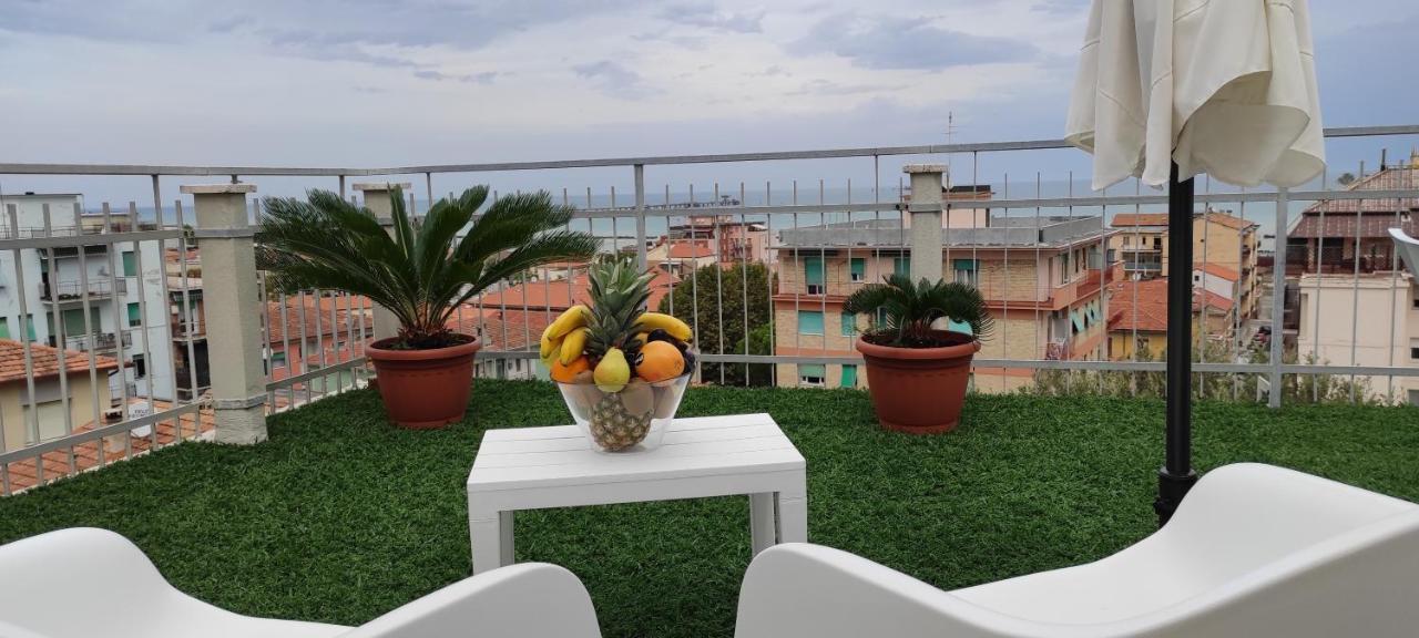 La Terrazza Apartment ฟัลโกนารา มาริตติมา ภายนอก รูปภาพ